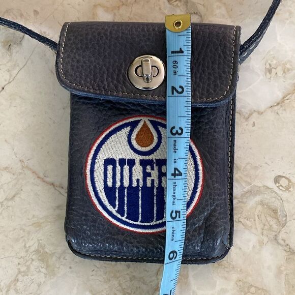 Roots Leather Oilers Cross Body Mini Bag - Picture 15 of 16
